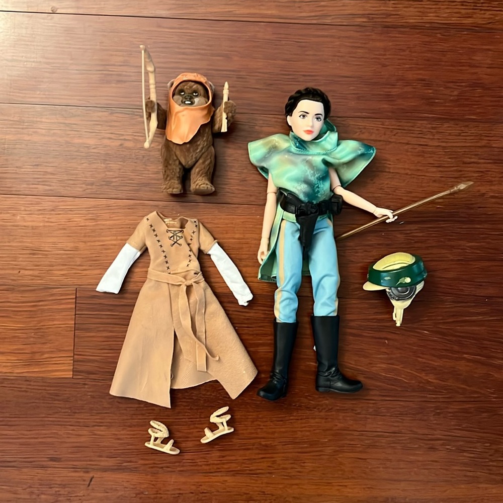 Star Wars Princess Leia and Ewok dolls